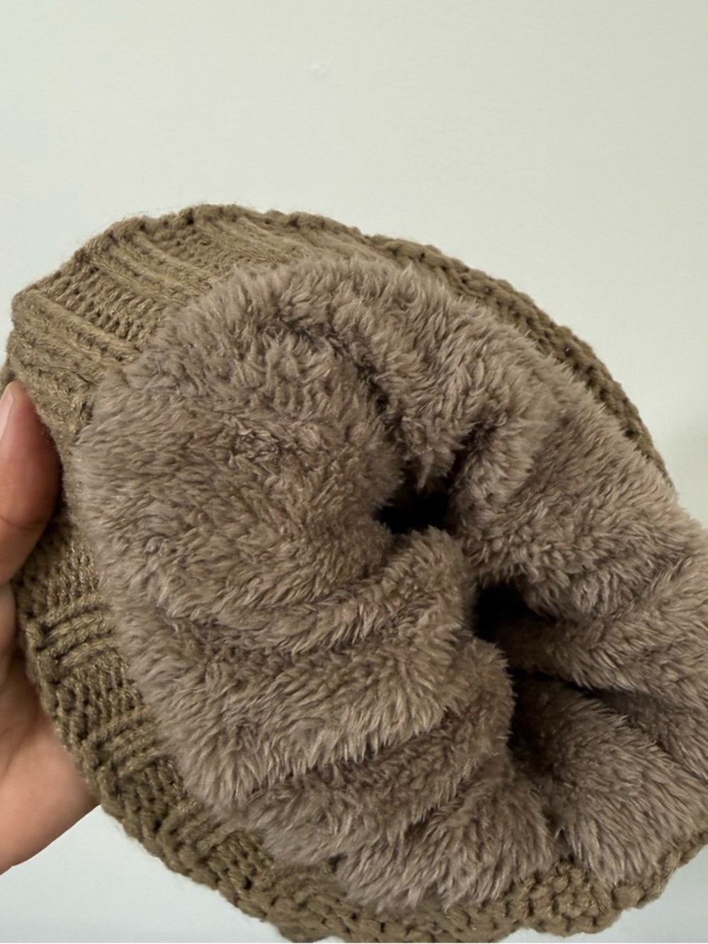 The North Face Cable Knit Beanie Faux Fur Pom Fleece Lined Winter Hat NWT - Picture 5 of 6